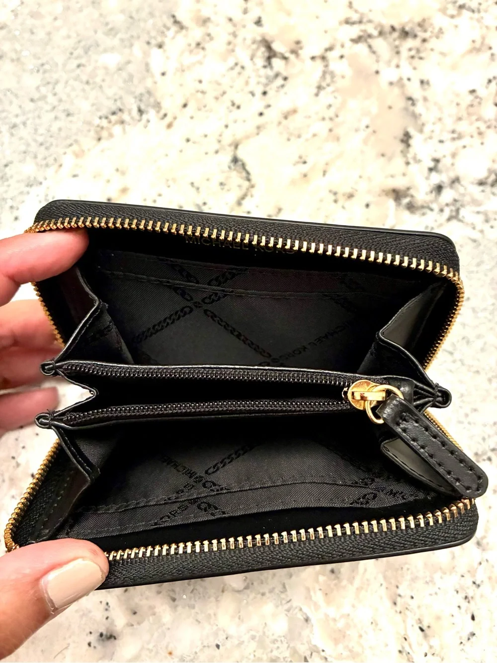 NWT Michale Kors Zip leather card wallet